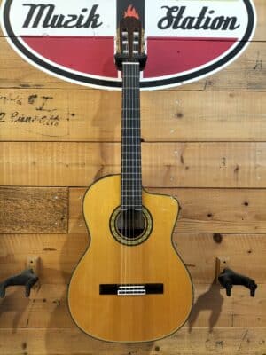 Takamine EH5C